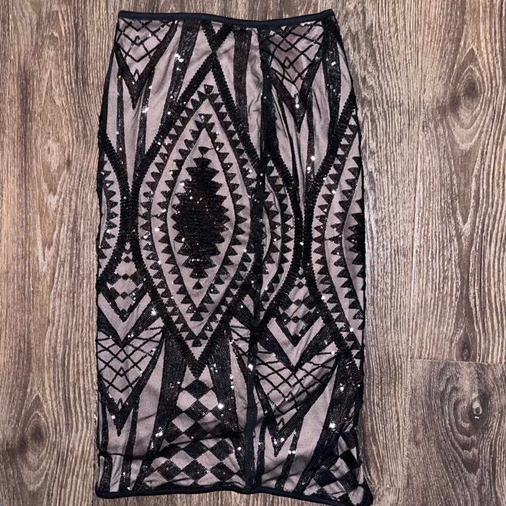 NWT Windsor sequin skirt knee length